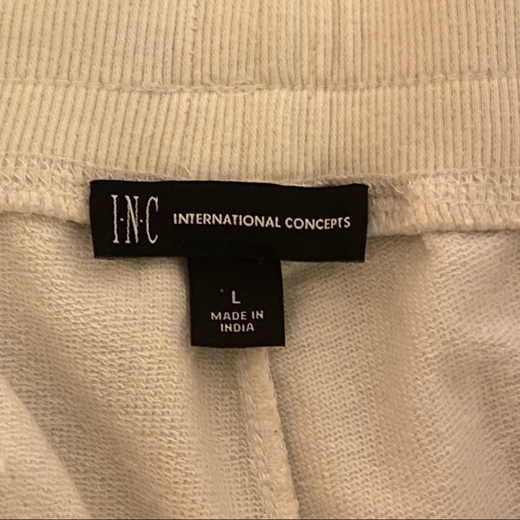 2 White and Black Cargo/Fleece Shorts by INC Large - Picture 6 of 6